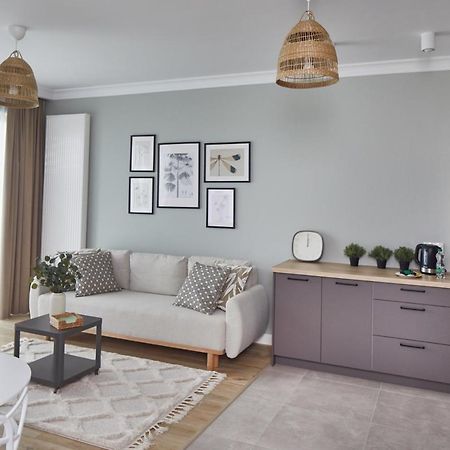 Metro Imielin Apartments Варшава Экстерьер фото
