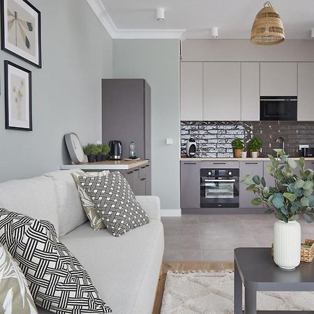 Metro Imielin Apartments Варшава Экстерьер фото